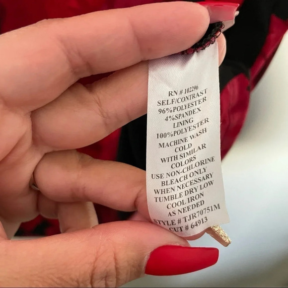 Connected Apparel Black  and Red Rose Floral Short Sleeve Dress Sz 6 - Picture 4 of 16